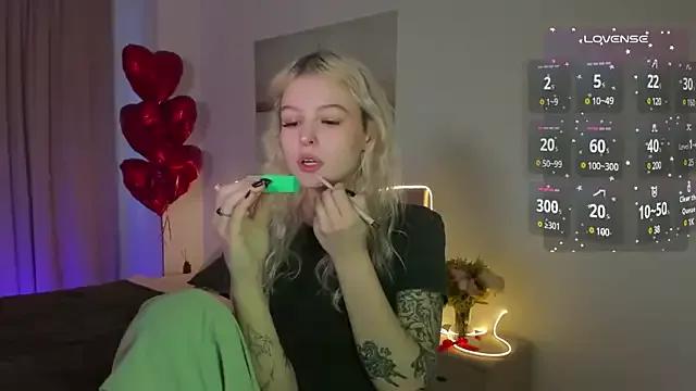 Girls: Stay up-to-date with the latest immersive cam streams gallery and try the most sensual entertainers flaunt their aroused bushes and steaming hot physiques as they lay bare and cum.