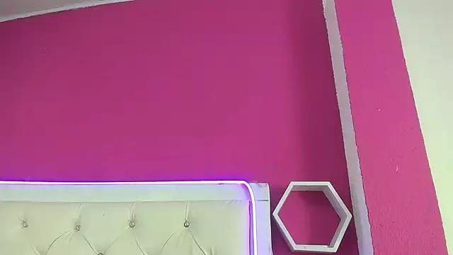 Girls: Stay up-to-date with the latest immersive cam streams gallery and try the most sensual entertainers flaunt their aroused bushes and steaming hot physiques as they lay bare and cum.