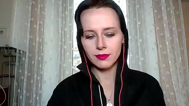 LuminousLady from StripChat is Freechat