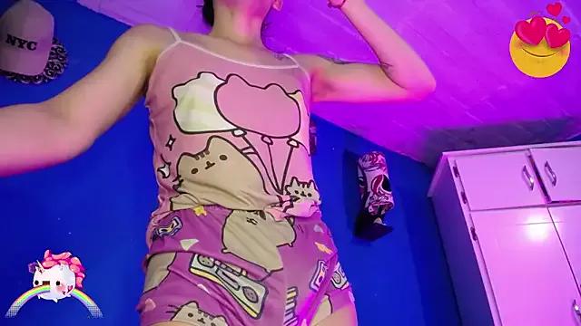 Lunahoney1 from StripChat is Freechat