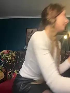 MarisEllis from StripChat is Freechat