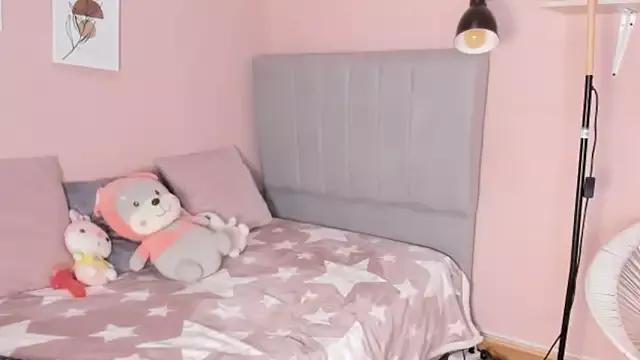 Girls: Stay up-to-date with the latest immersive cam streams gallery and try the most sensual entertainers flaunt their aroused bushes and steaming hot physiques as they lay bare and cum.
