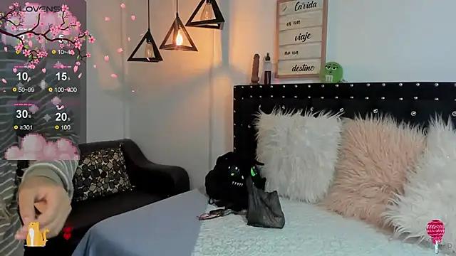 Girls: Stay up-to-date with the latest immersive cam streams gallery and try the most sensual entertainers flaunt their aroused bushes and steaming hot physiques as they lay bare and cum.