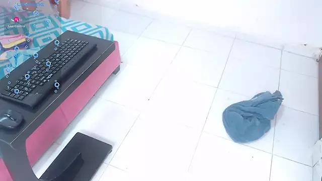 Girls: Stay up-to-date with the latest immersive cam streams gallery and try the most sensual entertainers flaunt their aroused bushes and steaming hot physiques as they lay bare and cum.