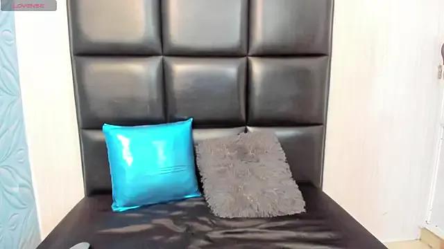 Milk_max_18 from StripChat is Freechat