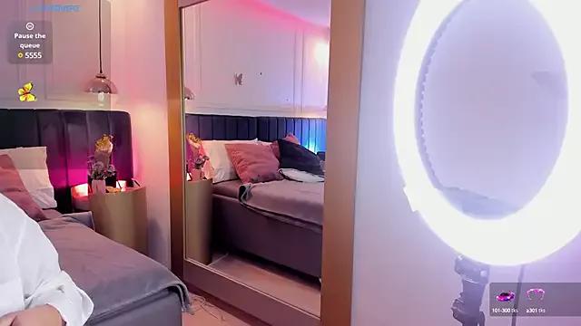 Girls: Stay up-to-date with the latest immersive cam streams gallery and try the most sensual entertainers flaunt their aroused bushes and steaming hot physiques as they lay bare and cum.