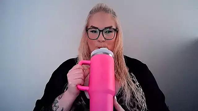 Girls: Stay up-to-date with the latest immersive cam streams gallery and try the most sensual entertainers flaunt their aroused bushes and steaming hot physiques as they lay bare and cum.