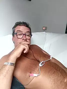 MountJohnXL from StripChat is Freechat