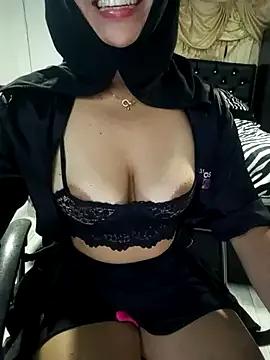 nadia__abaud from StripChat is Freechat