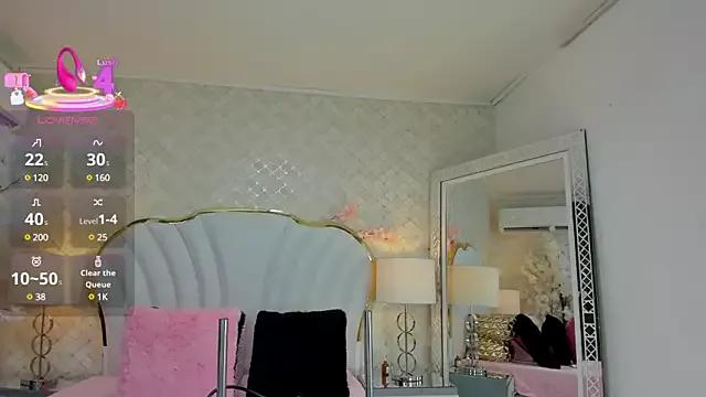 NahiaraReina from StripChat is Freechat