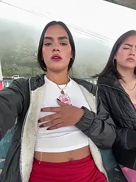 Masturbate to these gorgeous fingering streamers, showcasing their unmatched hotness and hot talents.