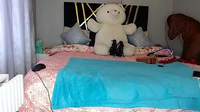 Girls: Stay up-to-date with the latest immersive cam streams gallery and try the most sensual entertainers flaunt their aroused bushes and steaming hot physiques as they lay bare and cum.