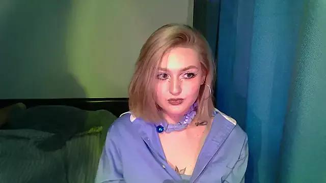 Nicolette__Green from StripChat is Freechat