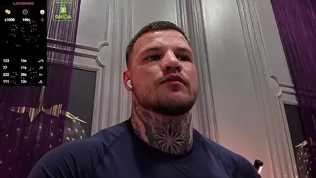 OliverSport from StripChat is Freechat