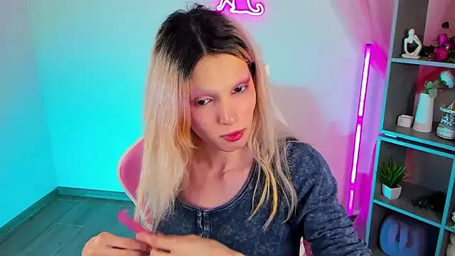 Girls: Stay up-to-date with the latest immersive cam streams gallery and try the most sensual entertainers flaunt their aroused bushes and steaming hot physiques as they lay bare and cum.