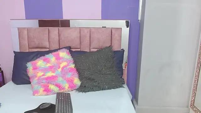 Girls: Stay up-to-date with the latest immersive cam streams gallery and try the most sensual entertainers flaunt their aroused bushes and steaming hot physiques as they lay bare and cum.