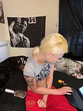 Girls: Stay up-to-date with the latest immersive cam streams gallery and try the most sensual entertainers flaunt their aroused bushes and steaming hot physiques as they lay bare and cum.