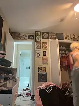 Poisonivyana from StripChat is Freechat