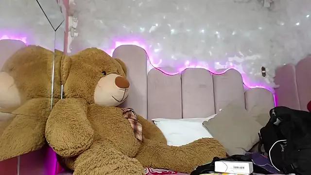 Girls: Stay up-to-date with the latest immersive cam streams gallery and try the most sensual entertainers flaunt their aroused bushes and steaming hot physiques as they lay bare and cum.