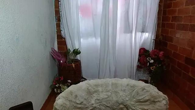 Girls: Stay up-to-date with the latest immersive cam streams gallery and try the most sensual entertainers flaunt their aroused bushes and steaming hot physiques as they lay bare and cum.