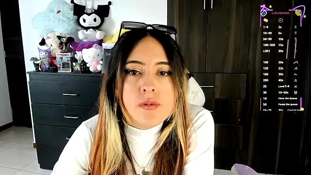 SarahXRusso from StripChat is Freechat