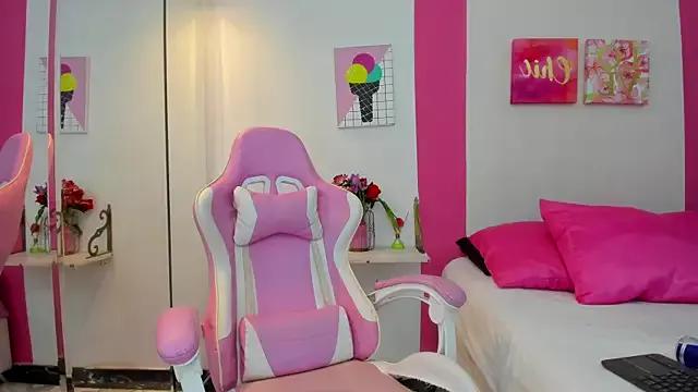 Girls: Stay up-to-date with the latest immersive cam streams gallery and try the most sensual entertainers flaunt their aroused bushes and steaming hot physiques as they lay bare and cum.