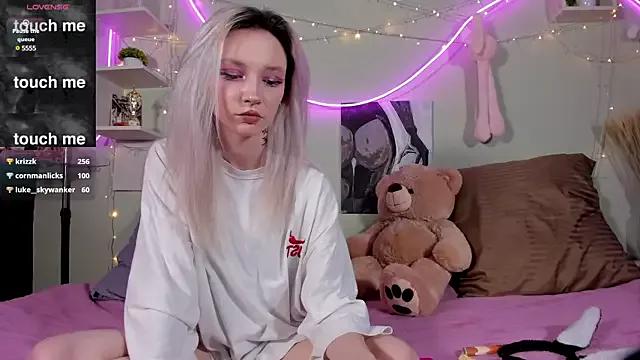 Girls: Stay up-to-date with the latest immersive cam streams gallery and try the most sensual entertainers flaunt their aroused bushes and steaming hot physiques as they lay bare and cum.