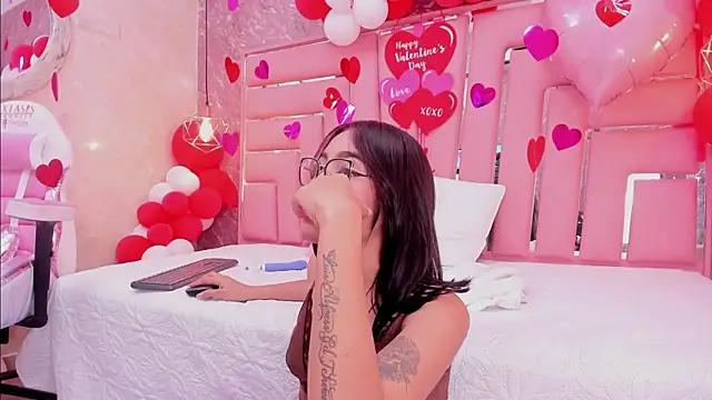 Girls: Stay up-to-date with the latest immersive cam streams gallery and try the most sensual entertainers flaunt their aroused bushes and steaming hot physiques as they lay bare and cum.