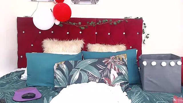 Girls: Stay up-to-date with the latest immersive cam streams gallery and try the most sensual entertainers flaunt their aroused bushes and steaming hot physiques as they lay bare and cum.