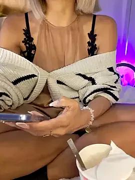 SexyErola27 from StripChat is Freechat