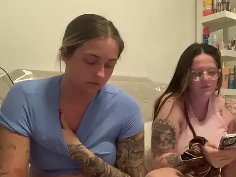 Masturbate to these gorgeous fingering streamers, showcasing their unmatched hotness and hot talents.