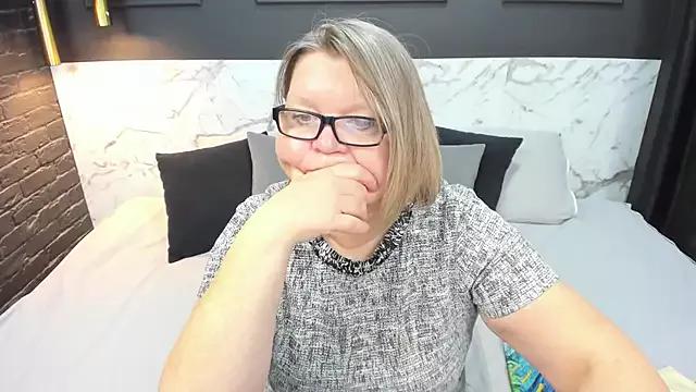 Shannonshine from StripChat is Freechat