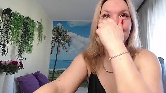 Girls: Stay up-to-date with the latest immersive cam streams gallery and try the most sensual entertainers flaunt their aroused bushes and steaming hot physiques as they lay bare and cum.