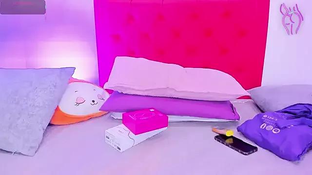 Girls: Stay up-to-date with the latest immersive cam streams gallery and try the most sensual entertainers flaunt their aroused bushes and steaming hot physiques as they lay bare and cum.