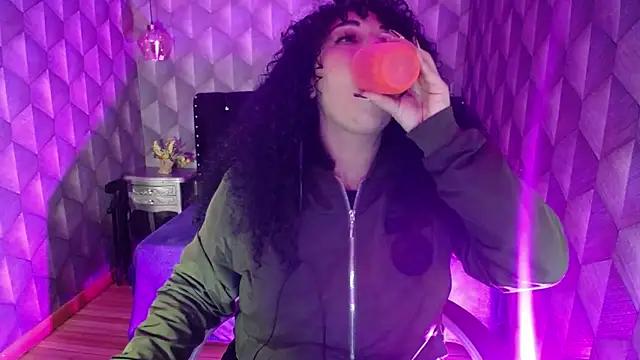 Sofiacowperx from StripChat is Freechat
