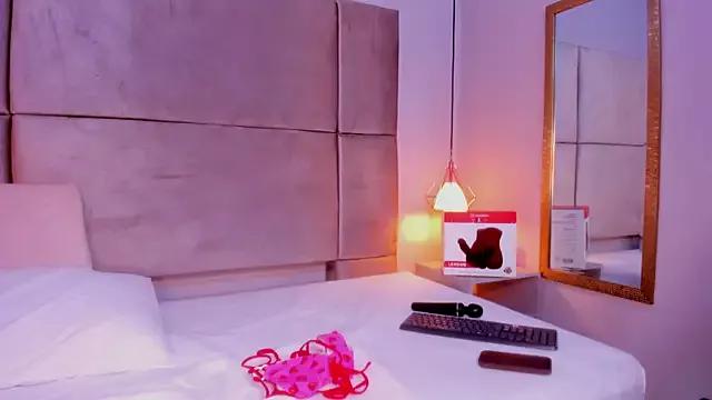 Girls: Stay up-to-date with the latest immersive cam streams gallery and try the most sensual entertainers flaunt their aroused bushes and steaming hot physiques as they lay bare and cum.