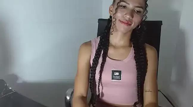 SofiShine6 from StripChat is Freechat