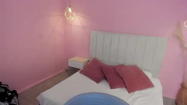 Girls: Stay up-to-date with the latest immersive cam streams gallery and try the most sensual entertainers flaunt their aroused bushes and steaming hot physiques as they lay bare and cum.