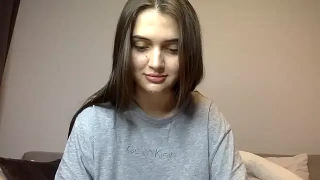 StarlitWhisper from StripChat is Freechat