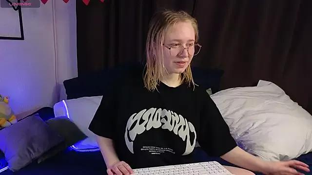 Girls: Stay up-to-date with the latest immersive cam streams gallery and try the most sensual entertainers flaunt their aroused bushes and steaming hot physiques as they lay bare and cum.