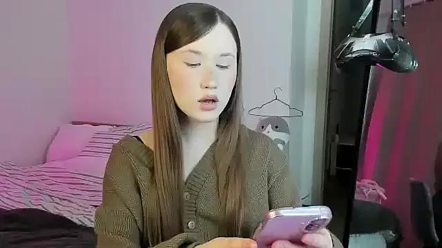 Stella_Sunny from StripChat is Freechat