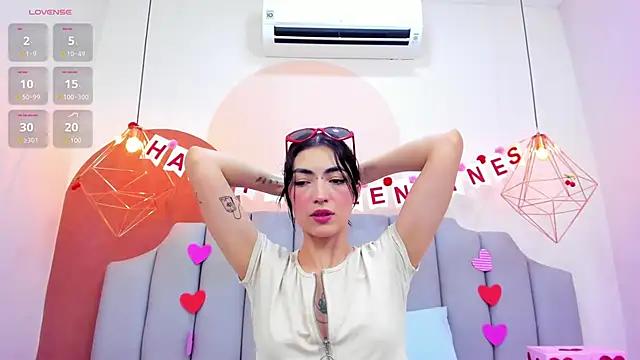 Girls: Stay up-to-date with the latest immersive cam streams gallery and try the most sensual entertainers flaunt their aroused bushes and steaming hot physiques as they lay bare and cum.