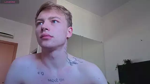 THEO__GREEN from StripChat is Freechat