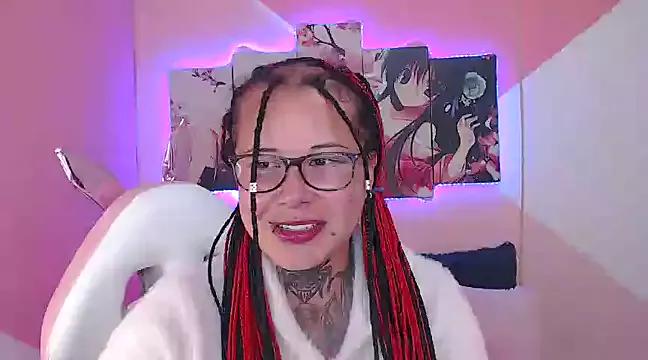 Tifanny_squirt_19_ from StripChat is Freechat