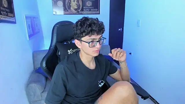 Girls: Stay up-to-date with the latest immersive cam streams gallery and try the most sensual entertainers flaunt their aroused bushes and steaming hot physiques as they lay bare and cum.