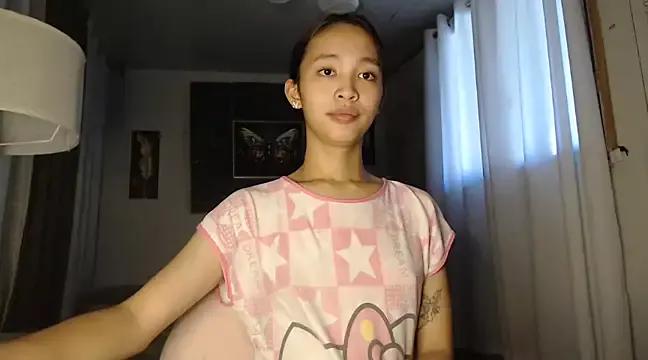 urlovely_innocent from StripChat is Freechat