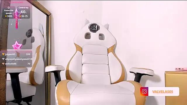Girls: Stay up-to-date with the latest immersive cam streams gallery and try the most sensual entertainers flaunt their aroused bushes and steaming hot physiques as they lay bare and cum.