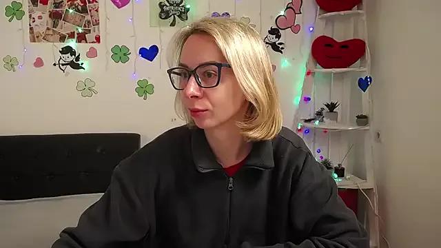 Girls: Stay up-to-date with the latest immersive cam streams gallery and try the most sensual entertainers flaunt their aroused bushes and steaming hot physiques as they lay bare and cum.