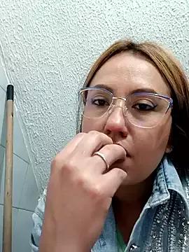VIOLETA-25_ from StripChat is Freechat