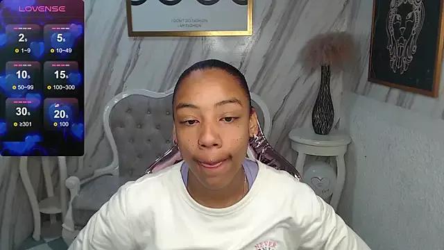 Violeth_b from StripChat is Freechat